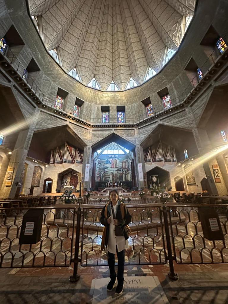 Interior Gereja Kabar Sukacita